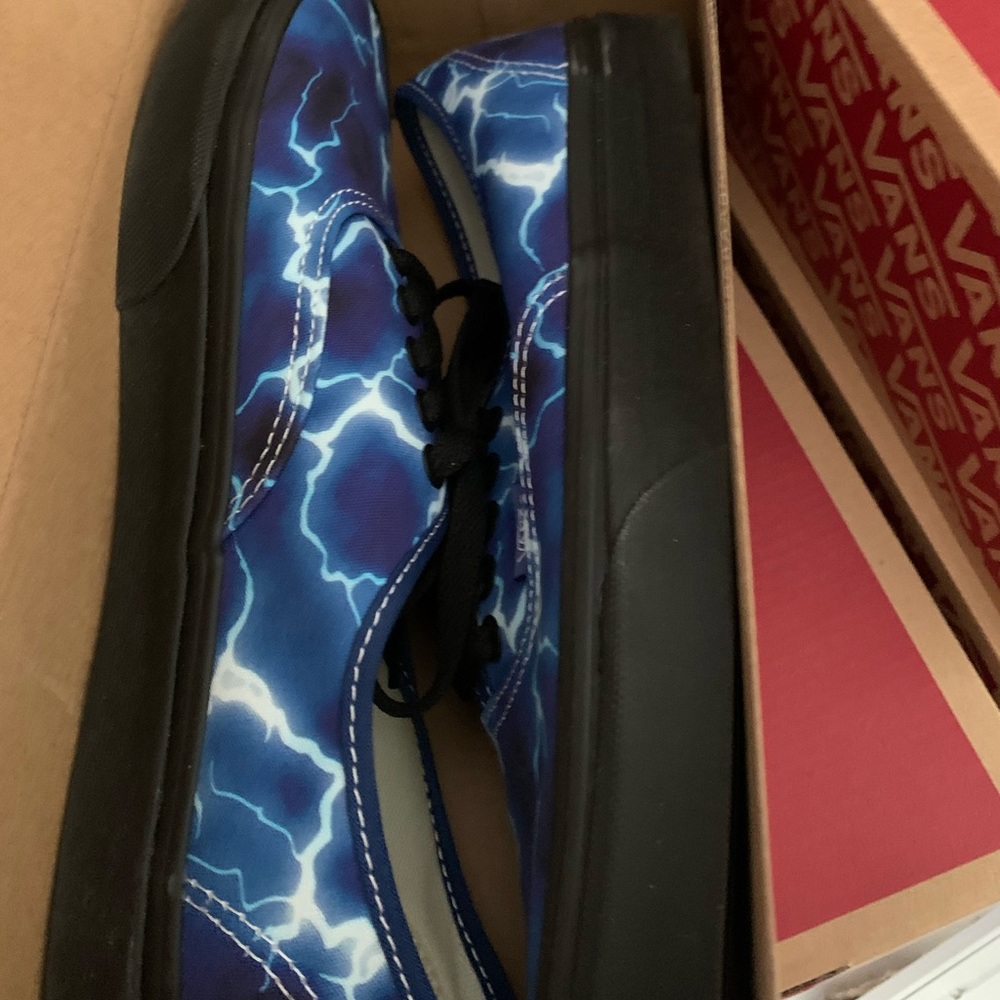 lightning blue authentics women’s 10